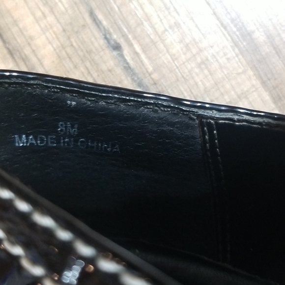 JENNY BUCHANAN Black Faux Crocodile Patent Leather Non-Slip Loafers Flats - Picture 5 of 13